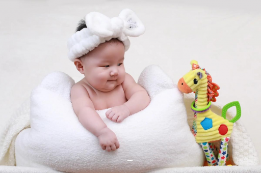 伊犁宝宝打嗝吐奶怎么回事